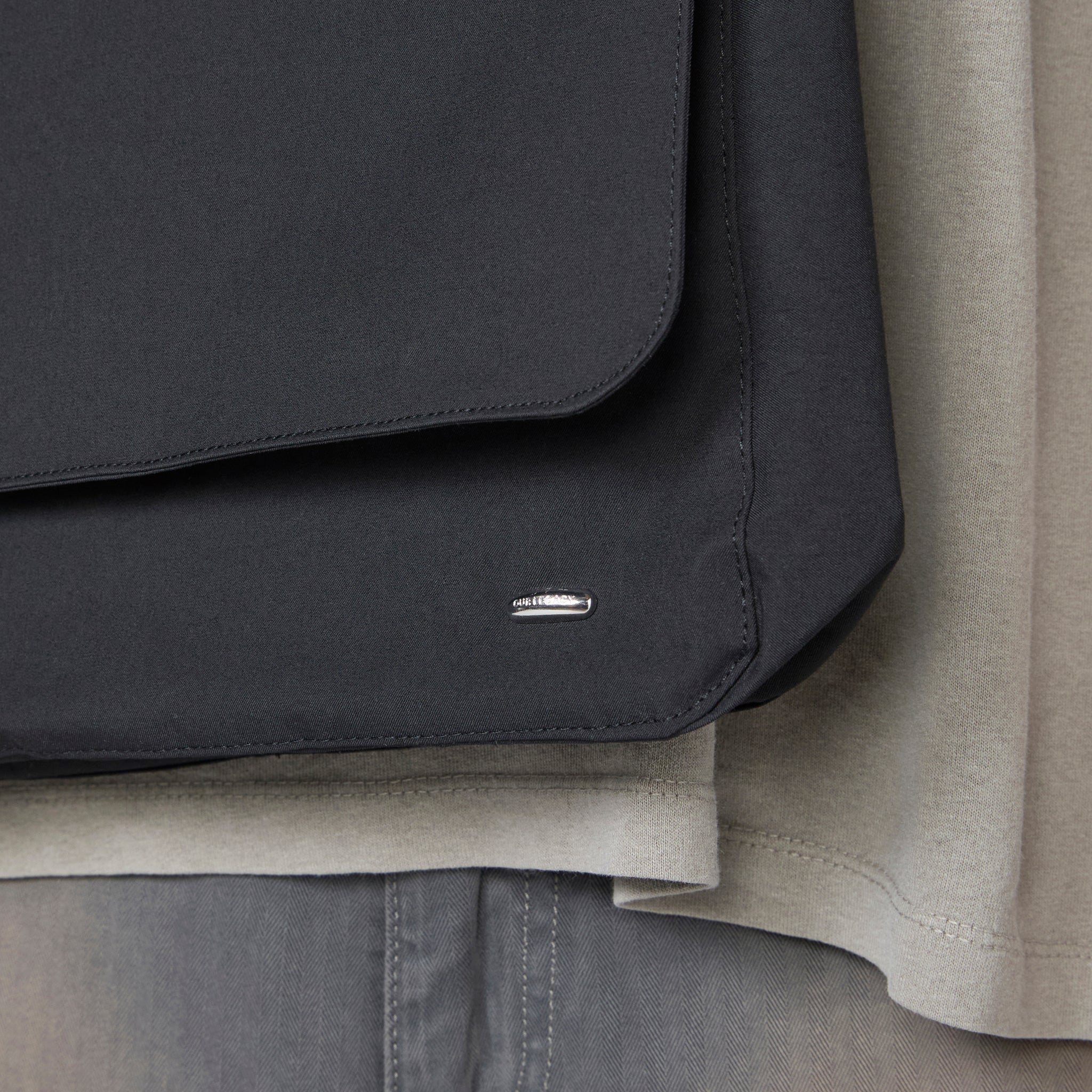 Slim Satchel Static Black Papyrus Poly - Image 3