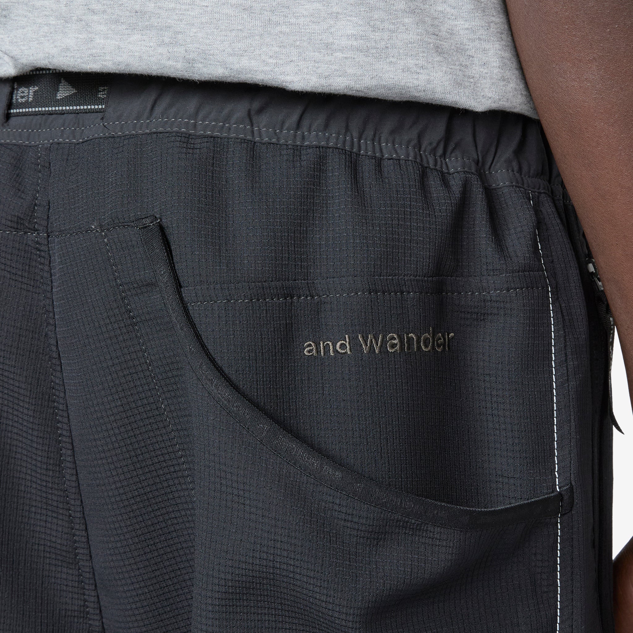Vent Pant Black - Image 4