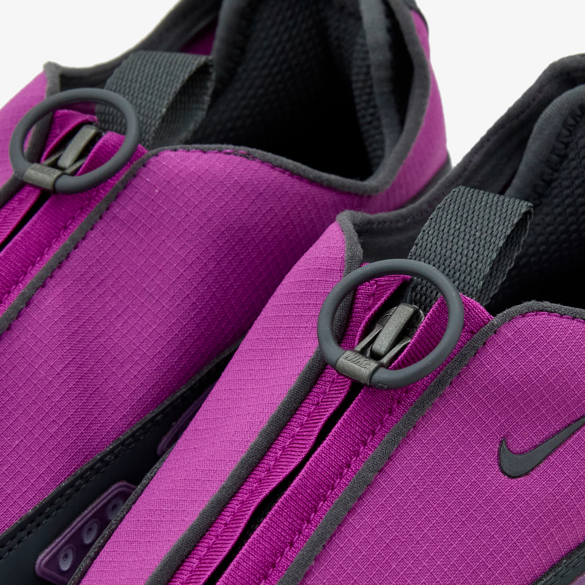 Women's Air Max SNDR GTX Bold Berry | Dark Smoke Grey | Ghost | Black - Image 4