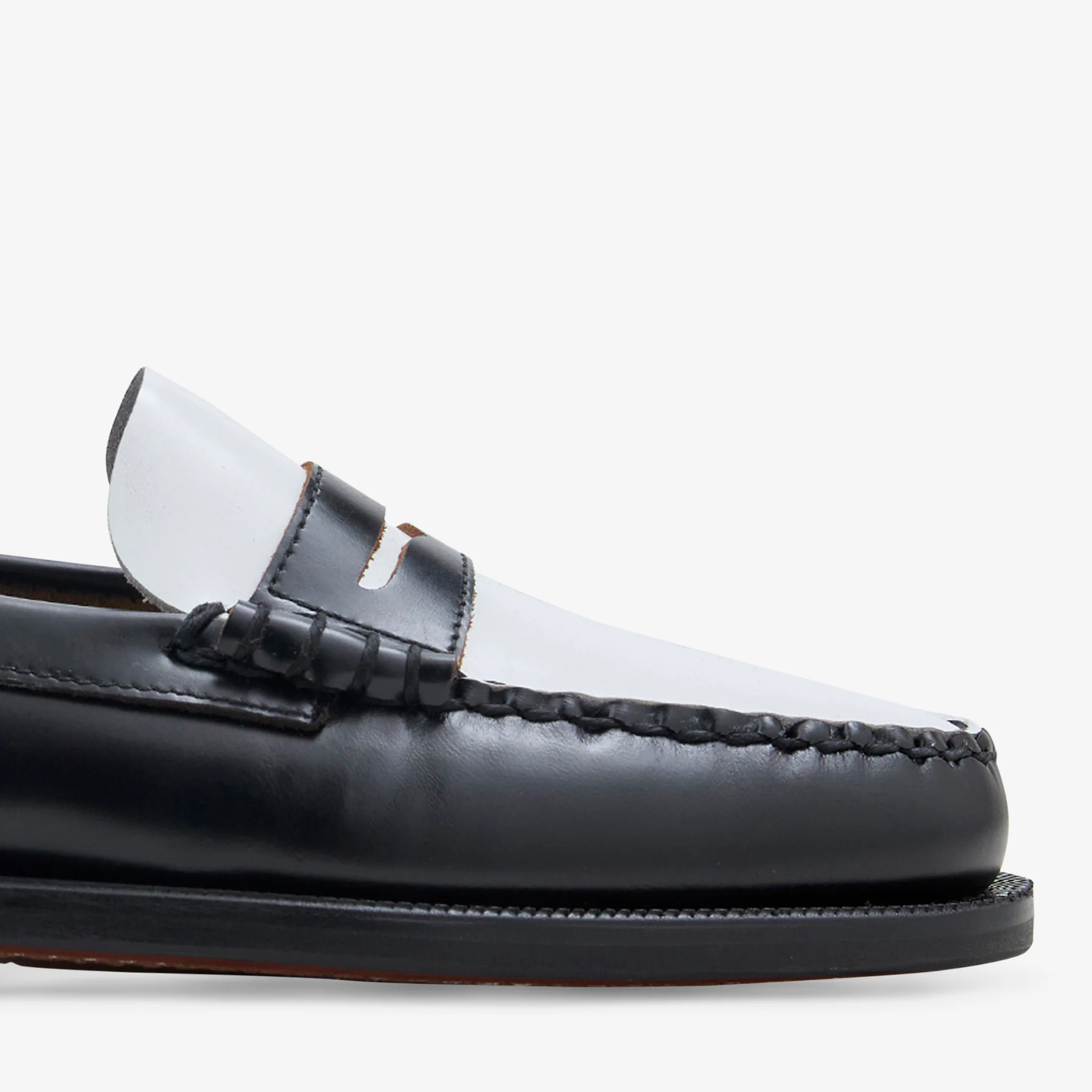 Women's Classic Dan Loafer Black | White - Image 3