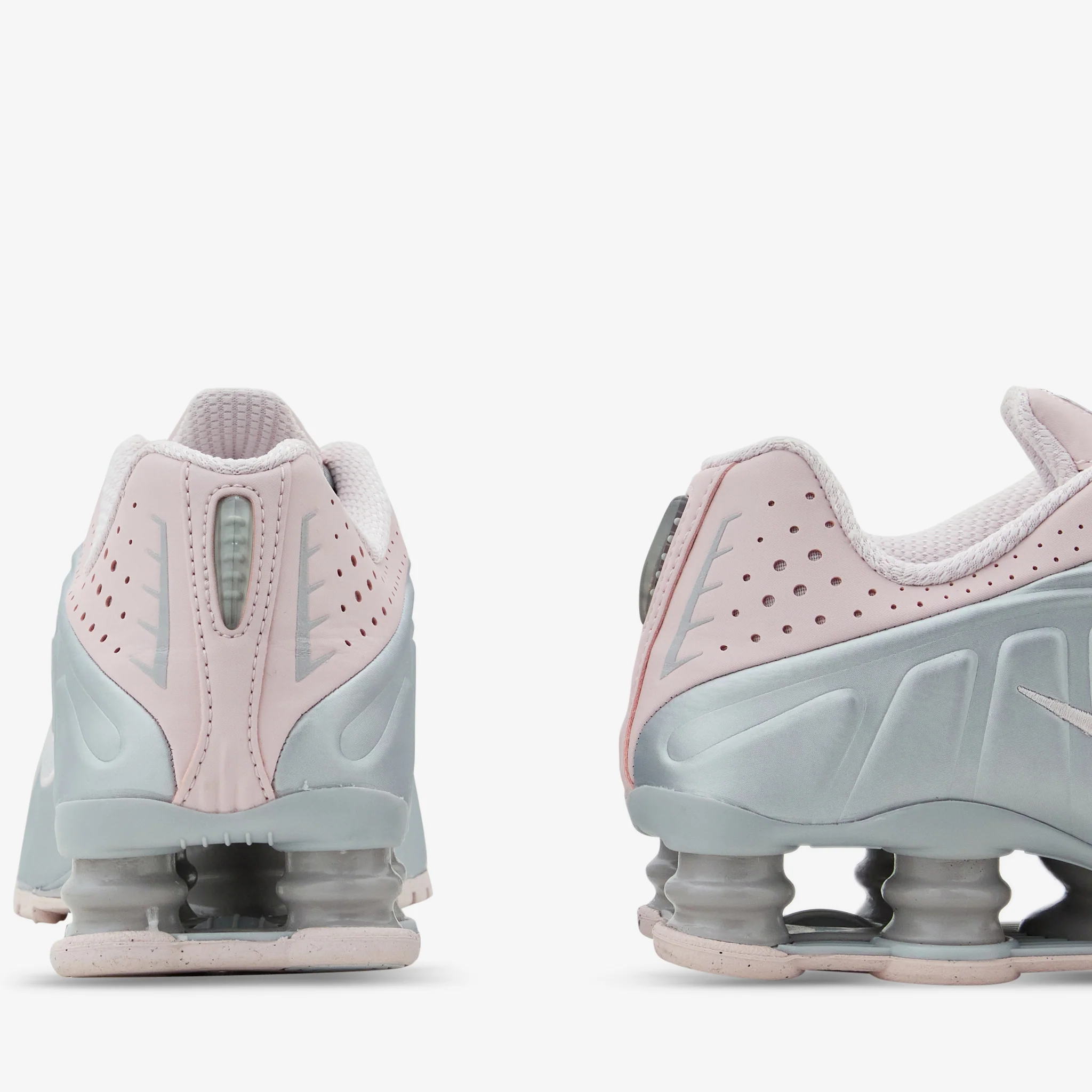 Women's Shox R4 Barely Rose | Metallic Platinum - Image 5
